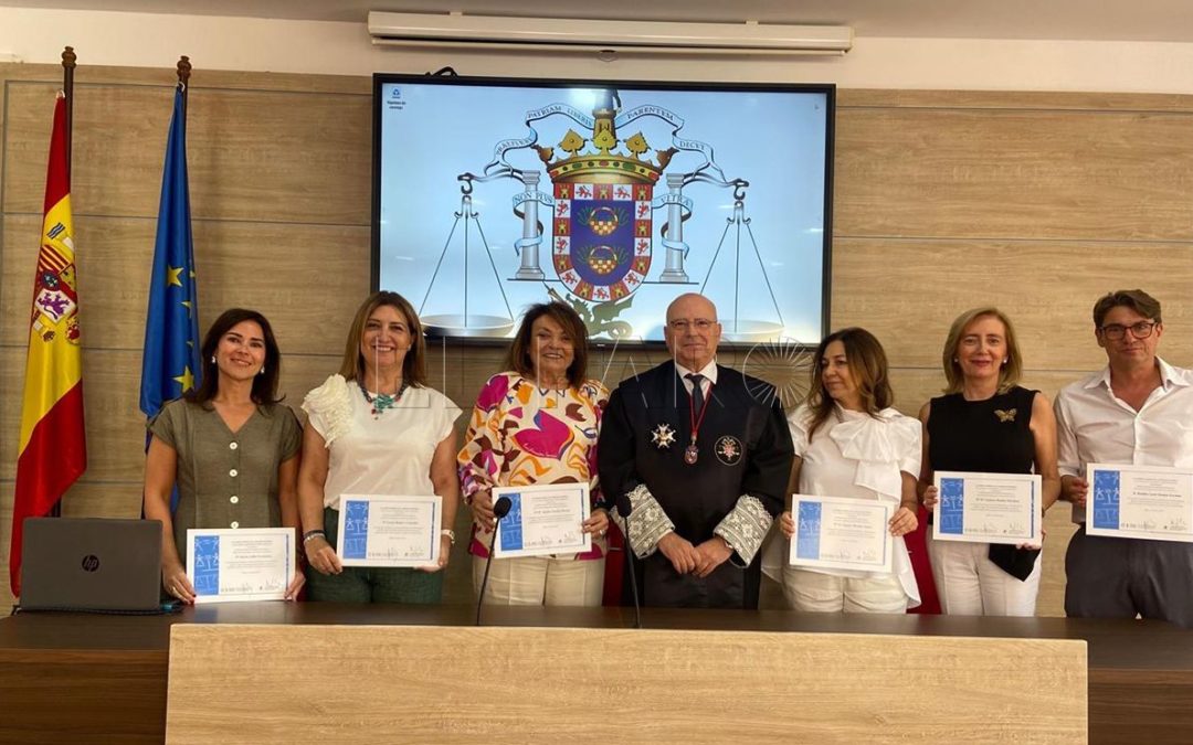 El Icame reconoce la labor de los profesionales del Centro de la Mujer