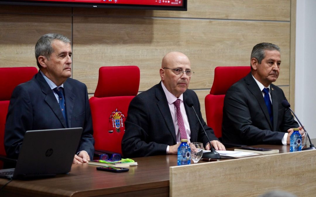 El Colegio de Abogados de Melilla acoge un acto en torno al libro «Llueve sobre Intxaurrondo»